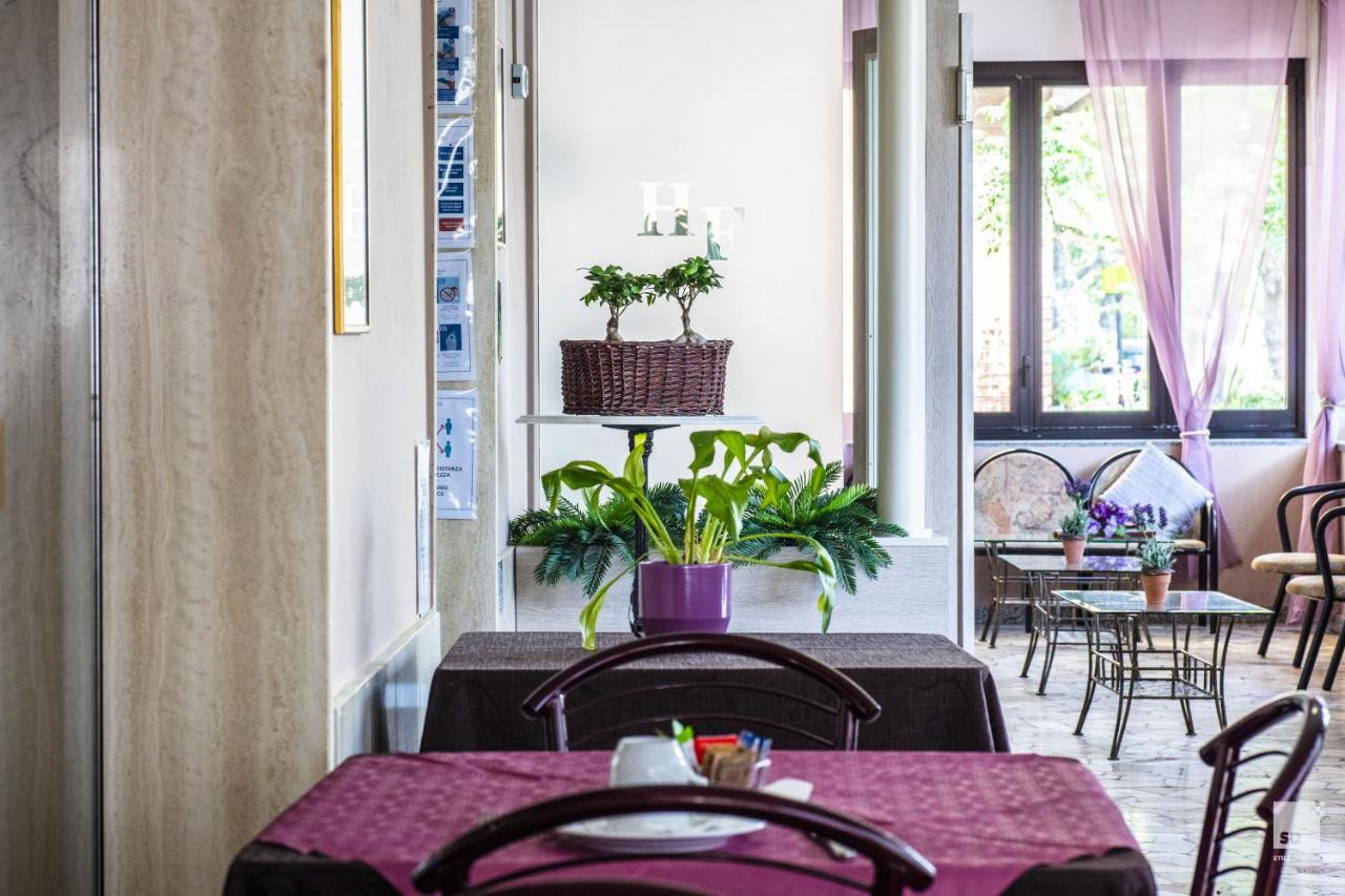 Hotel Fattori เชเซนาติโก ภายนอก รูปภาพ