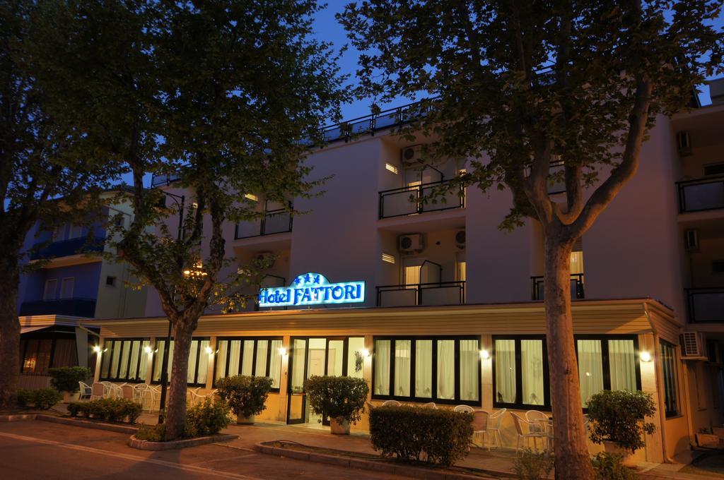 Hotel Fattori เชเซนาติโก ภายนอก รูปภาพ