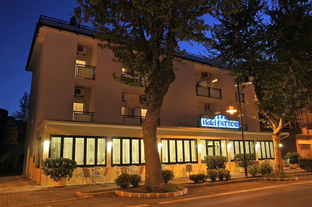 Hotel Fattori เชเซนาติโก ภายนอก รูปภาพ